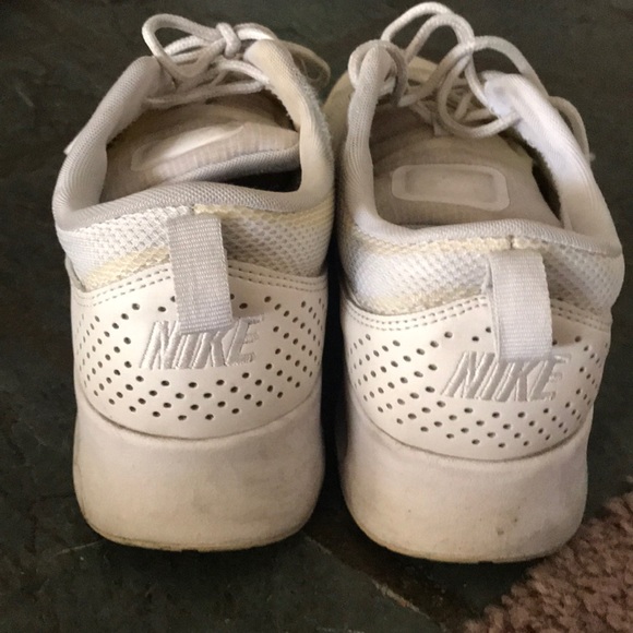 Nike shoes - Picture 3 of 4